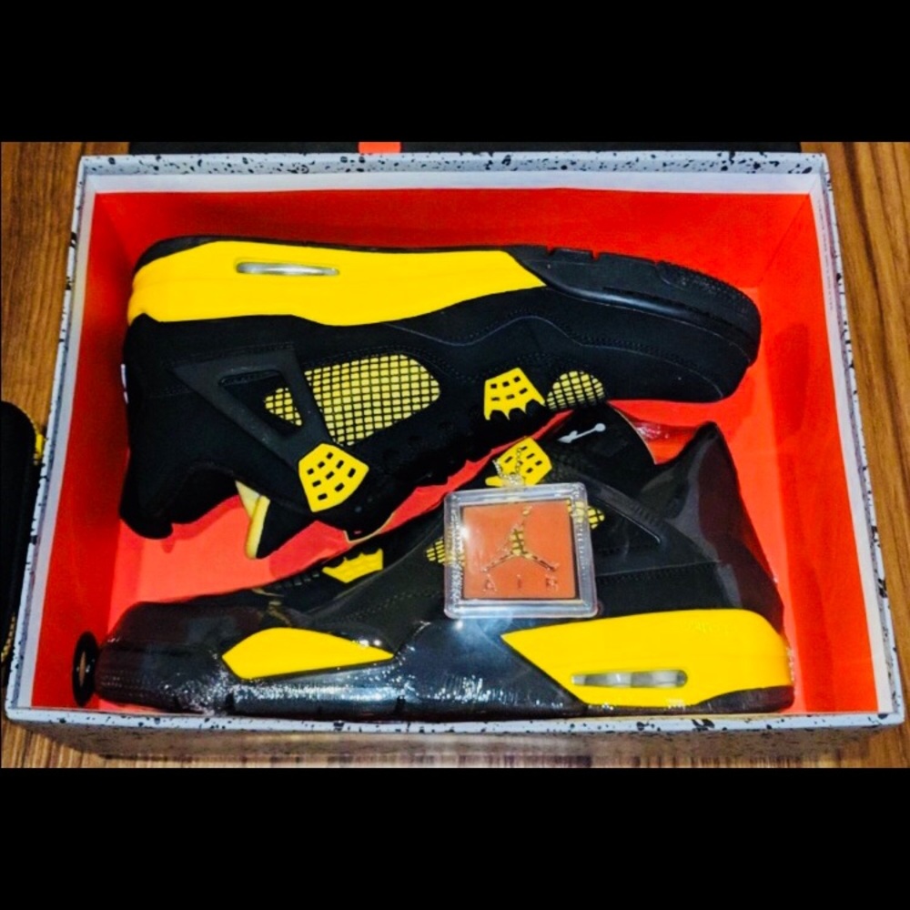 🌸SOLD🌸 Men’s Air Jordan’s 4 Retro